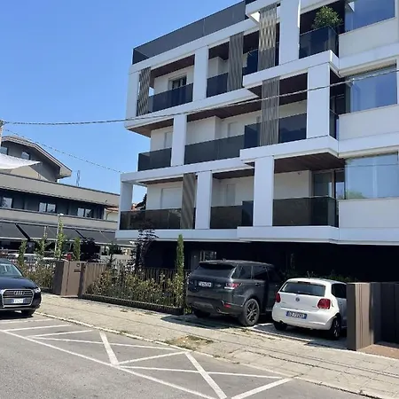 아파트 Cortemaggiore 4d Luxury-flexrent Abissinia